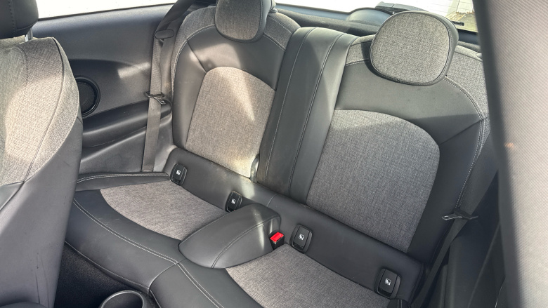 MINI Hatchback 135kW Cooper S Level 2 33kWh 3dr Auto Electric Hatchback